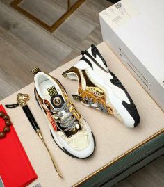 Picture of Versace Shoes Men _SKUfw155436063fw